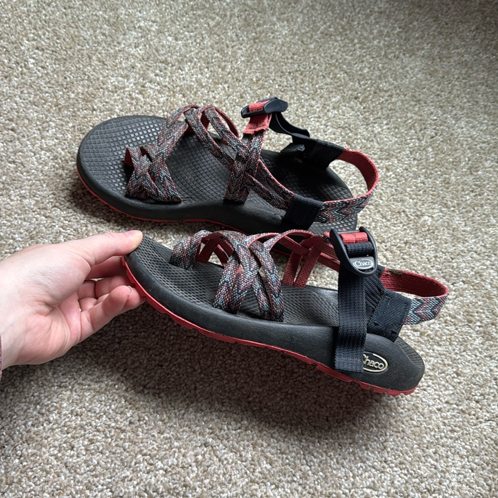 Chaco Women’s Strappy Hiking Sandal Size 6